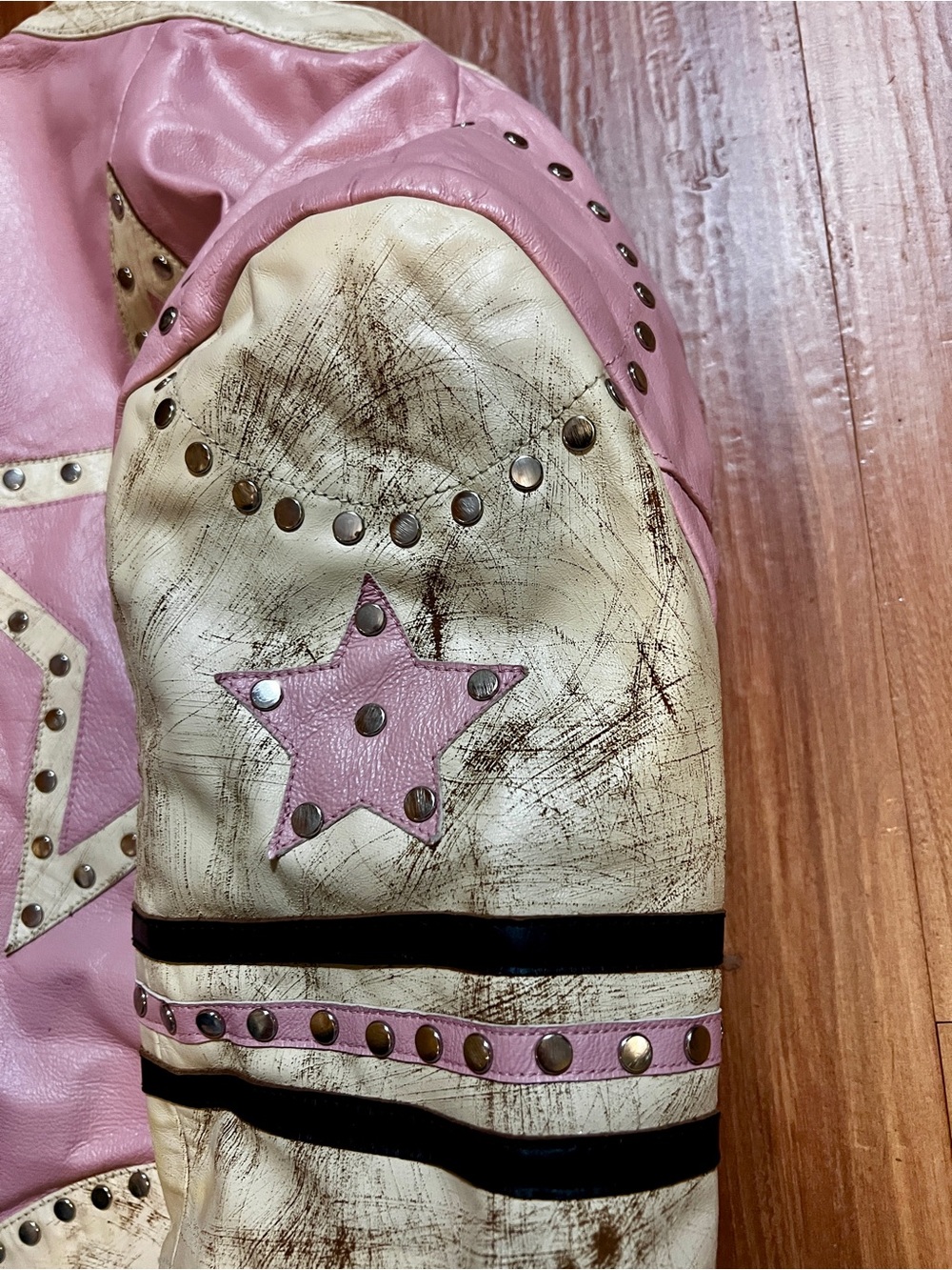 Wilson's Rare Vintage Pink Leather Maxima Star Distressed Jacket Size M Studded - Picture 5 of 11